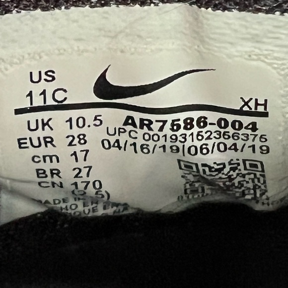 Nike Black LeBron Witness 7 Sneakers Size 11 C Toddler - Picture 2 of 8